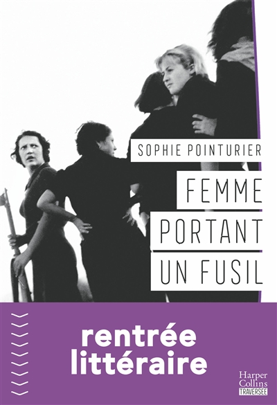 Femme portant fusil